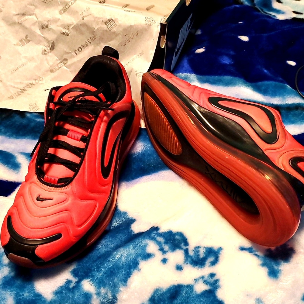 (Sold)Nike air max 720